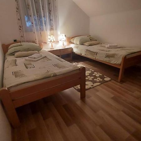 Apartment Slap Rakovica Exterior photo
