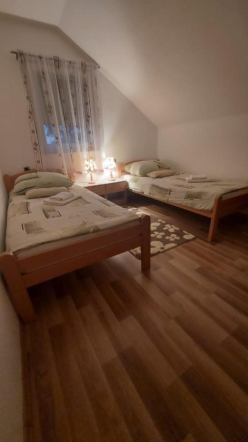 Apartment Slap Rakovica Exterior photo